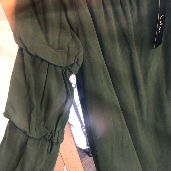 Lulus Green Dress with ruffled sleeves - Picture 4 of 4